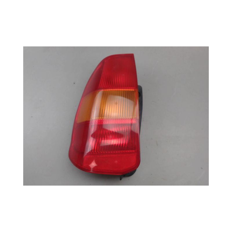 FEU ARRIERE GAUCHE  MITSUBISHI SPACESTAR