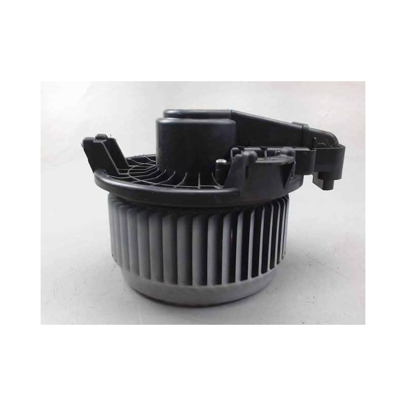 MOTEUR VENTILATEUR CHAUFFAGE TOYOTA RAV4
