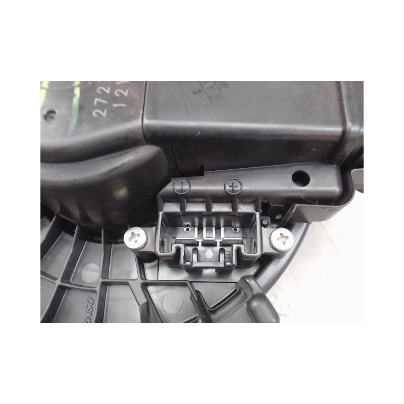 MOTEUR VENTILATEUR CHAUFFAGE TOYOTA RAV4