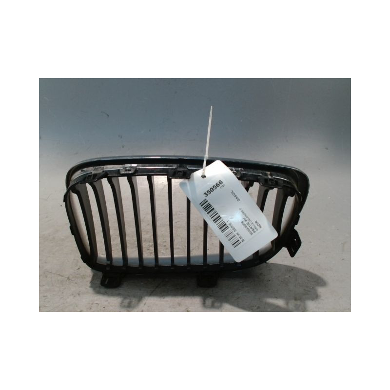 GRILLE CALANDRE DROIT B.M.W. SERIE 1