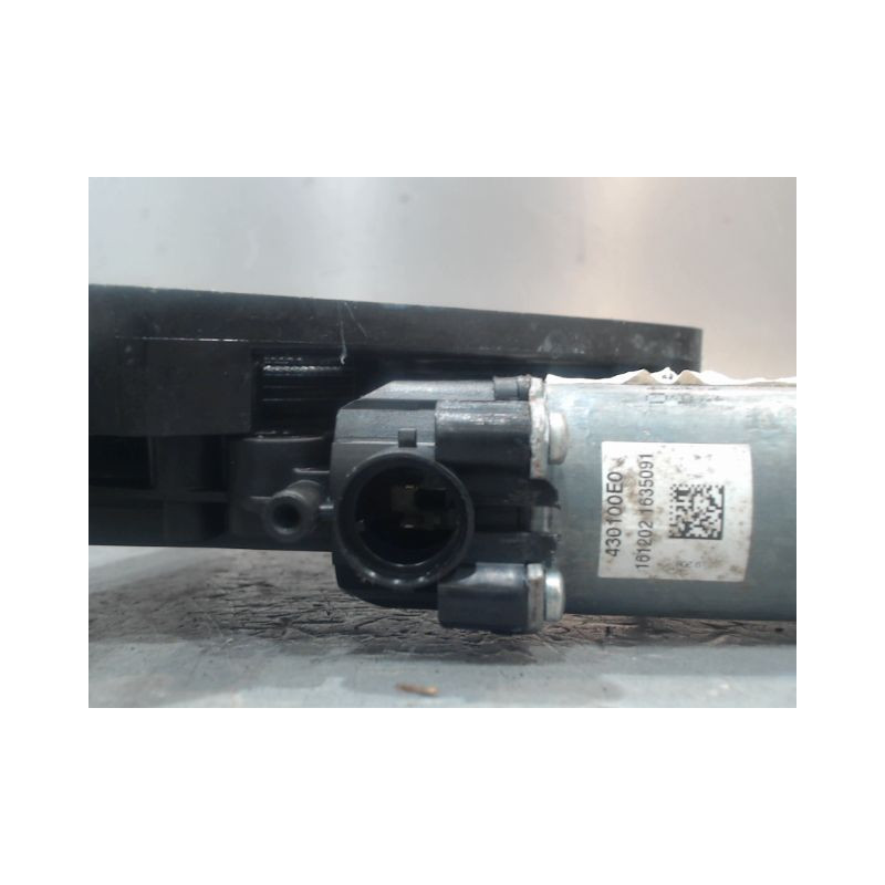 MECANISME+MOTEUR LEVE-GLACE AVANT DROIT TOYOTA AYGO