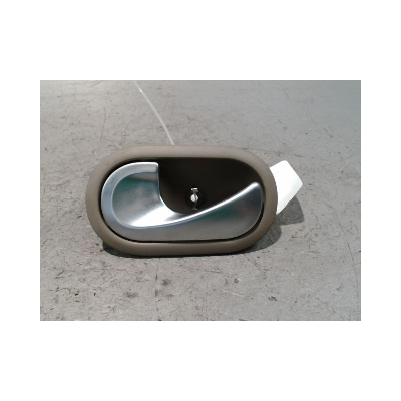 POIGNEE INTERIEURE PORTE ARRIERE GAUCHE RENAULT CLIO III 2005-