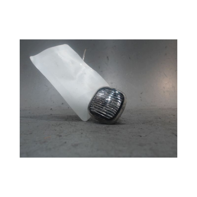 REPETITEUR AILE GAUCHE SKODA FABIA