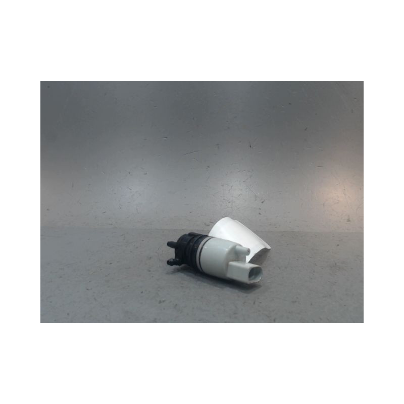 POMPE LAVE-GLACE AVANT MERCEDES GLC