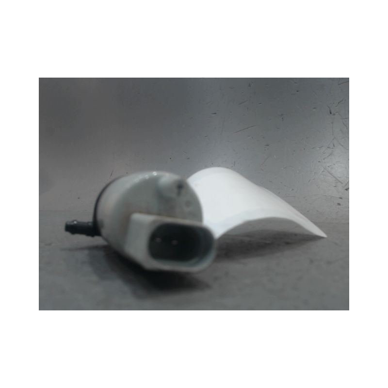 POMPE LAVE-GLACE AVANT MERCEDES GLC