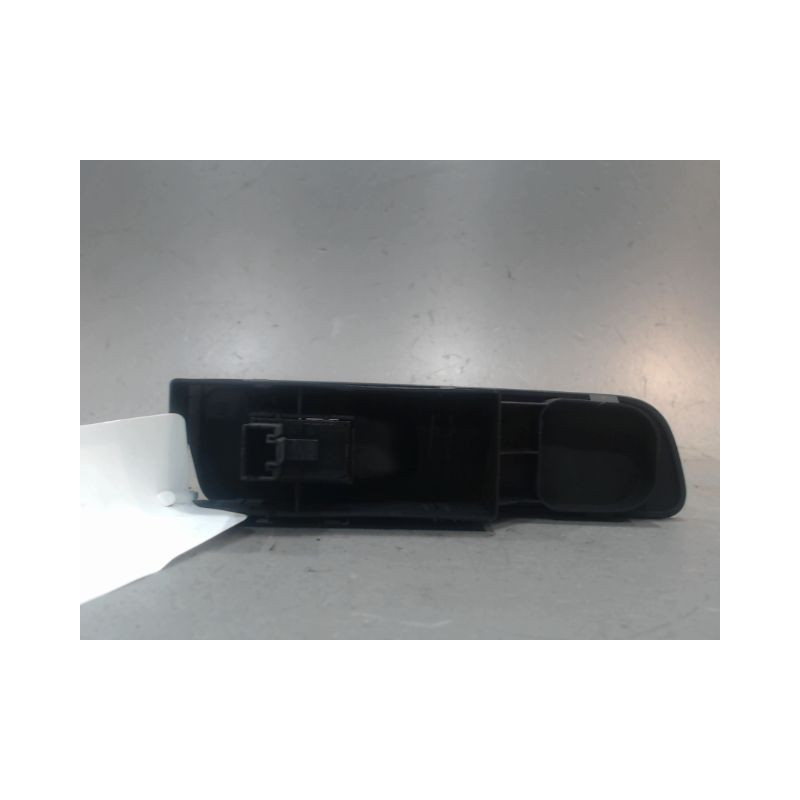 COMMANDE LEVE-GLACE PORTE AVD VOLKSWAGEN TIGUAN