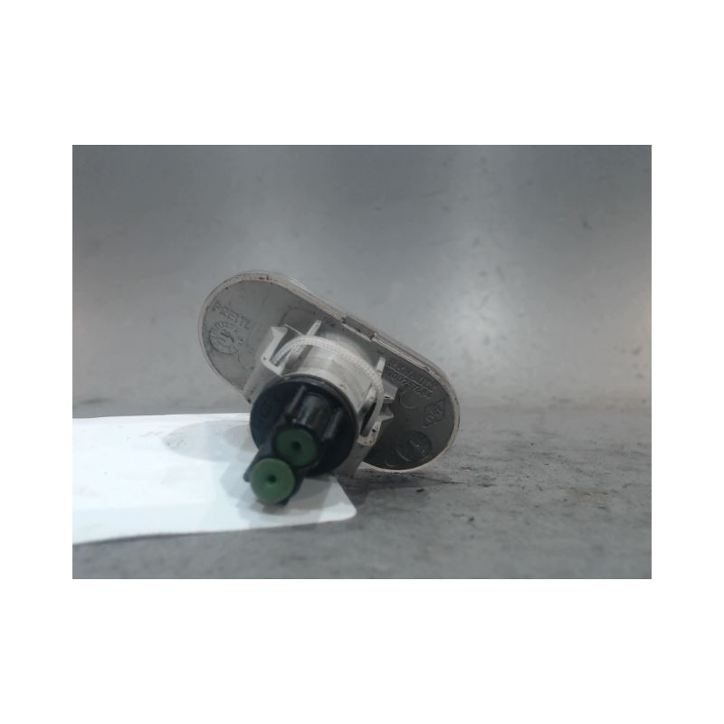 REPETITEUR AILE GAUCHE RENAULT TWINGO