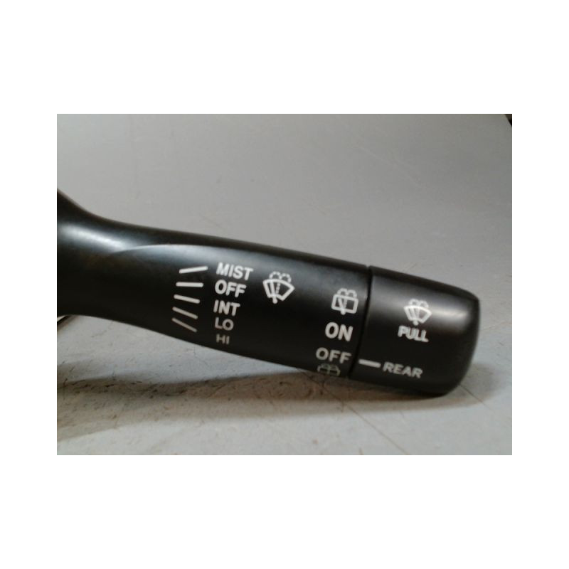 COMMANDE ESSUIE GLACE TOYOTA YARIS 2005-