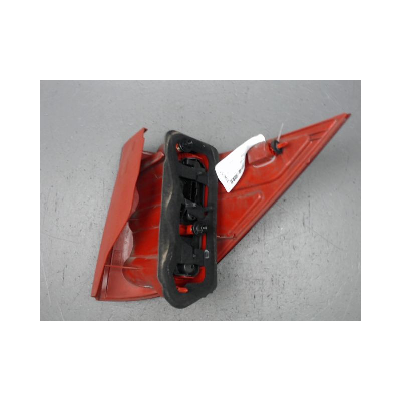 FEU ARRIERE GAUCHE  PEUGEOT 1007
