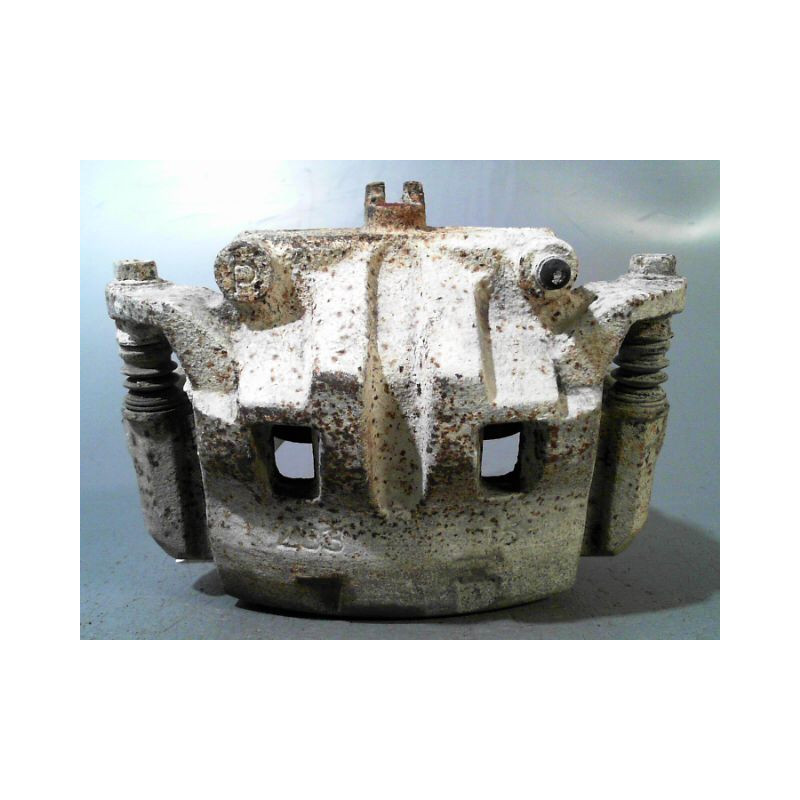 ETRIER DE FREIN AVANT DROIT NISSAN NAVARA KING-CAB
