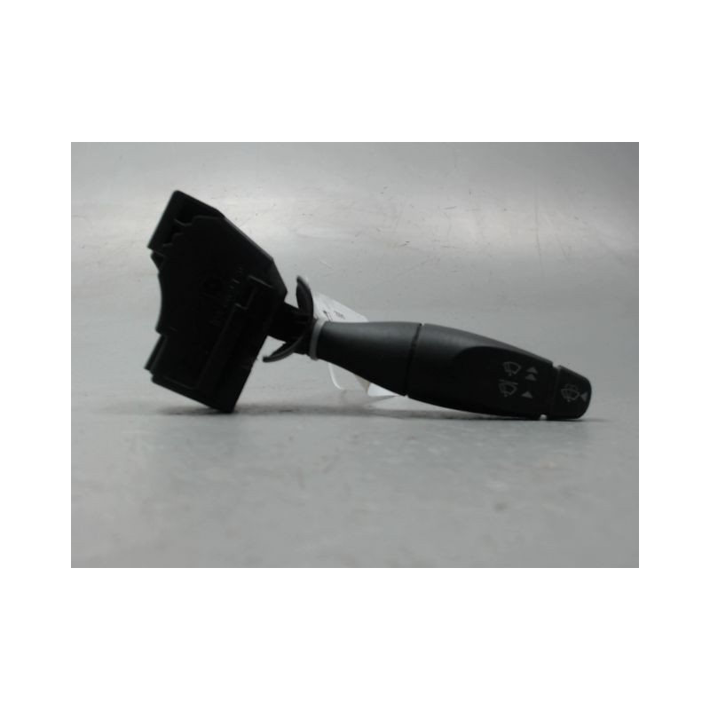 Moteur essuie glace avant droit FORD FOCUS 3