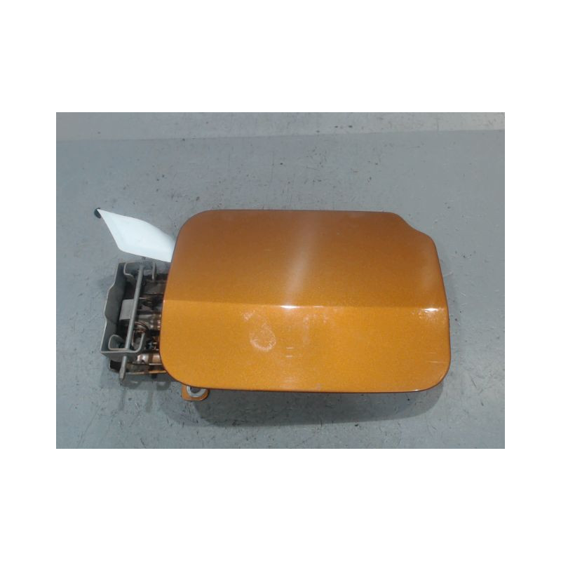 VOLET DE TRAPPE CARBURANT DACIA DUSTER