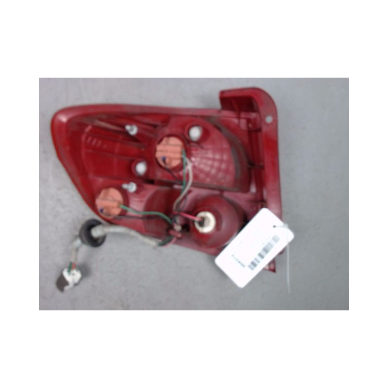 FEU ARRIERE DROIT HYUNDAI GETZ -05