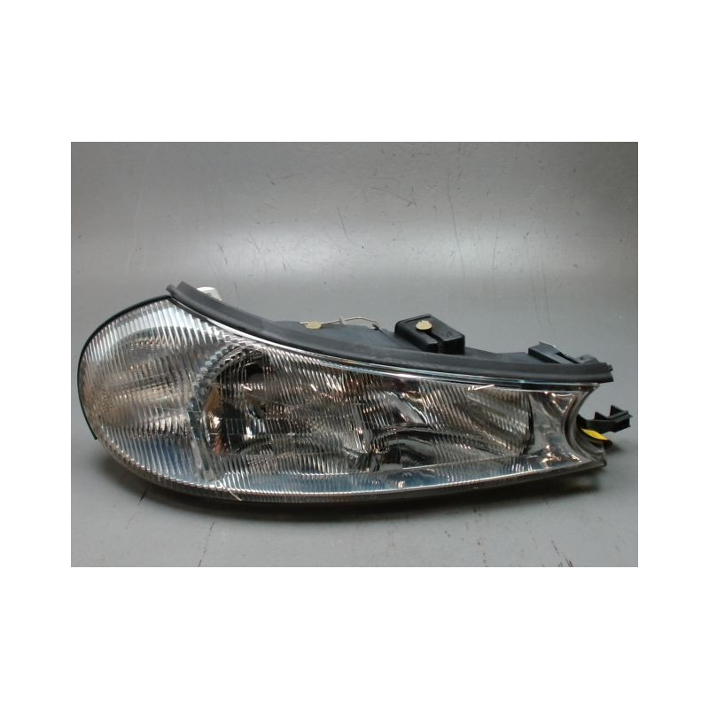 PHARE DROIT FORD MONDEO