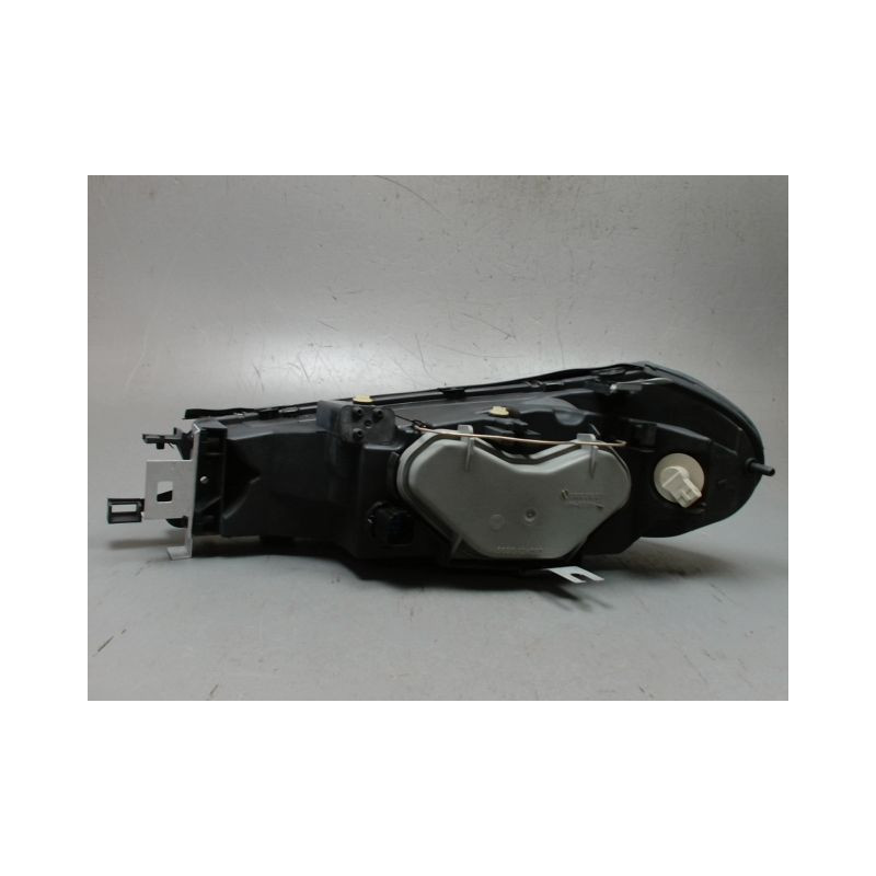 PHARE DROIT FORD MONDEO 96-00