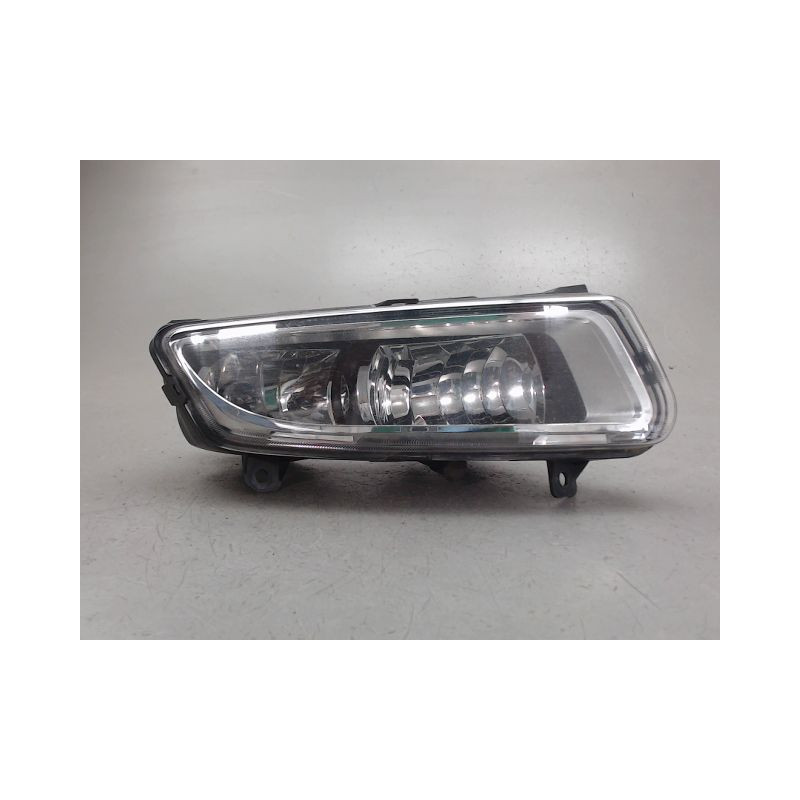 PHARE ANTIBROUILLARD AVANT DROIT VOLKSWAGEN POLO