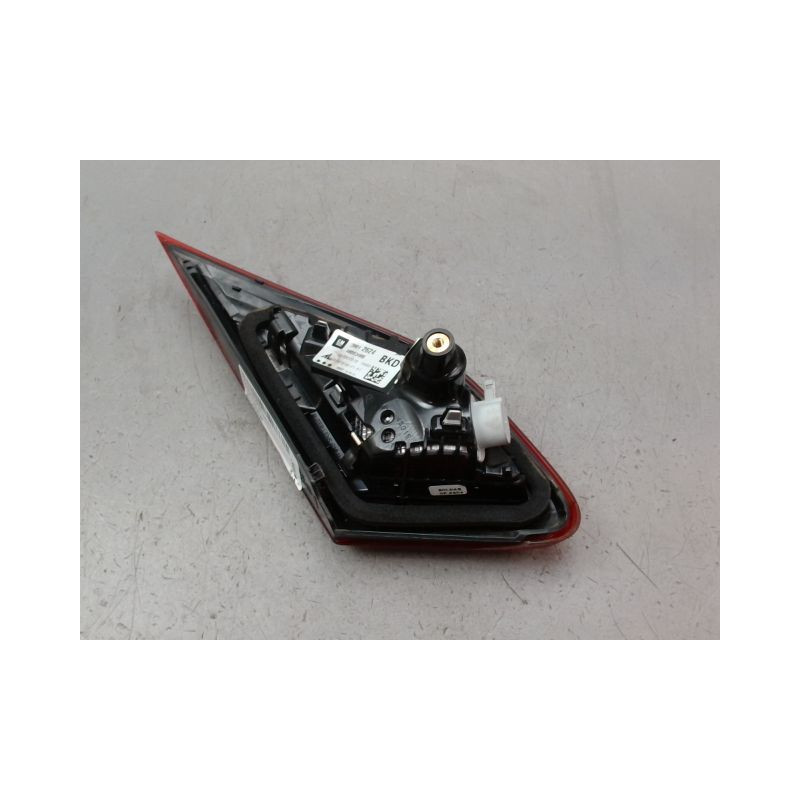 FEU ARRIERE INTERIEUR DROIT OPEL CORSA 2010-