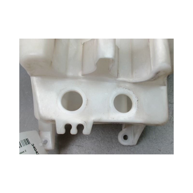 RESERVOIR LAVE-GLACE AVANT TOYOTA YARIS II Phase 2 2009-2011