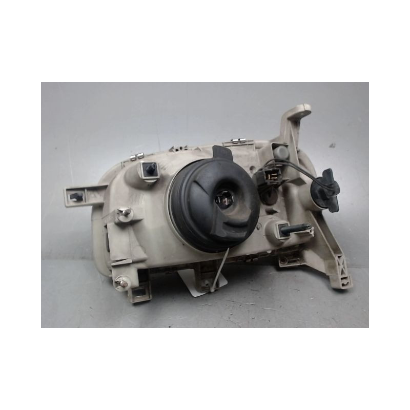 PHARE DROIT NISSAN MICRA 96-98