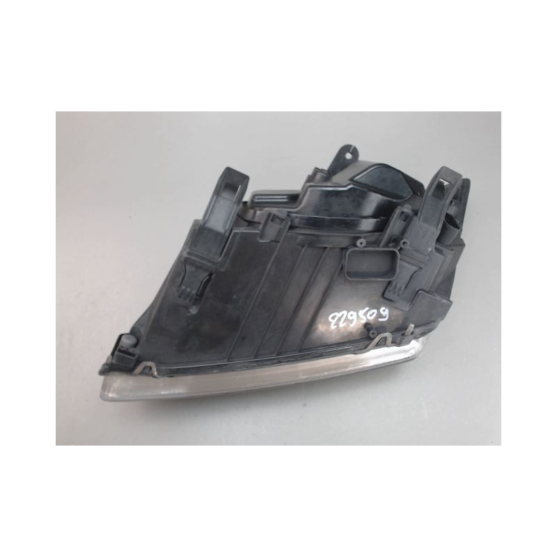 PHARE DROIT FORD FOCUS II CC  08-10