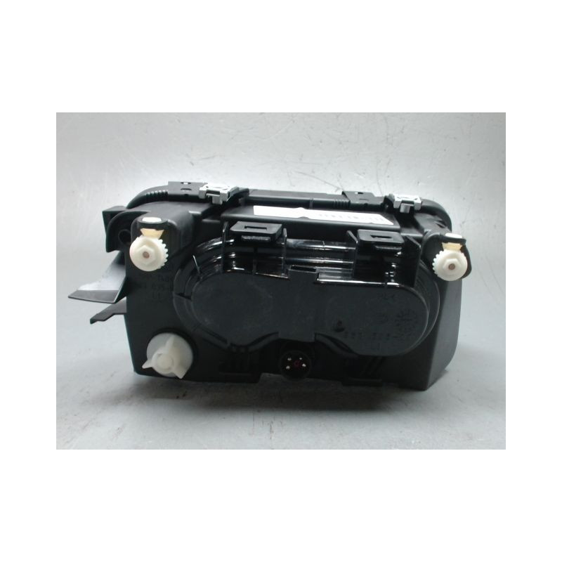 PHARE GAUCHE AUDI A3 -2000