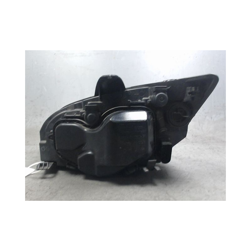 PHARE DROIT FORD FOCUS 05-07