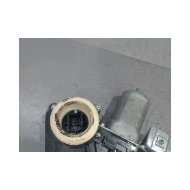 MECANISME+MOTEUR LEVE-GLACE AVANT DROIT TOYOTA AURIS