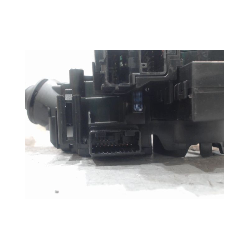 COMMANDE CLIGNOTANT TOYOTA AURIS