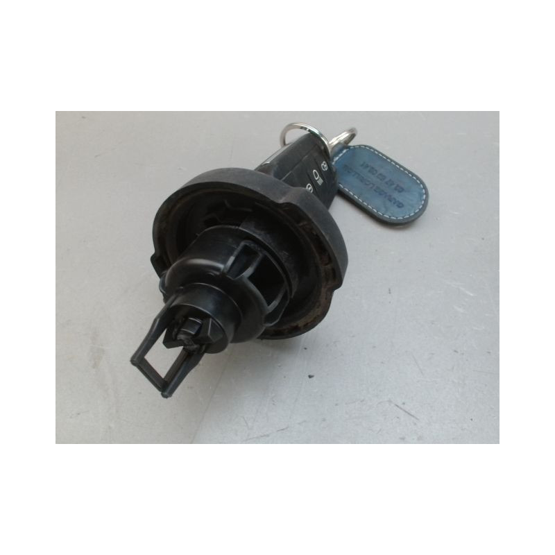 BOUCHON RESERVOIR A CARBURANT PEUGEOT 308