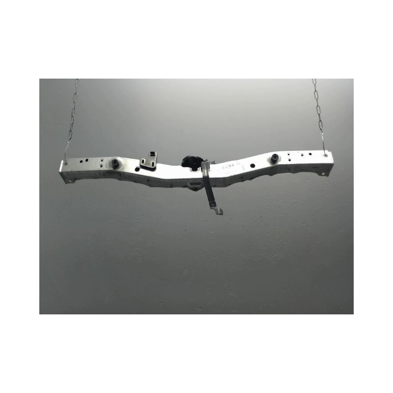 TRAVERSE SUPERIEURE ARMATURE AVANT TOYOTA AURIS