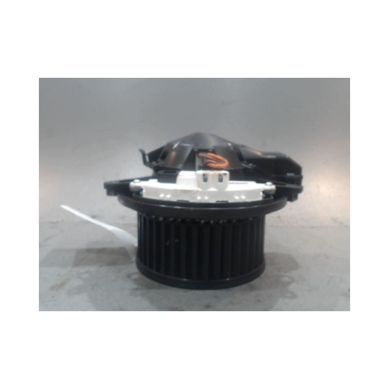 MOTEUR VENTILATEUR CHAUFFAGE B.M.W. SERIE 1