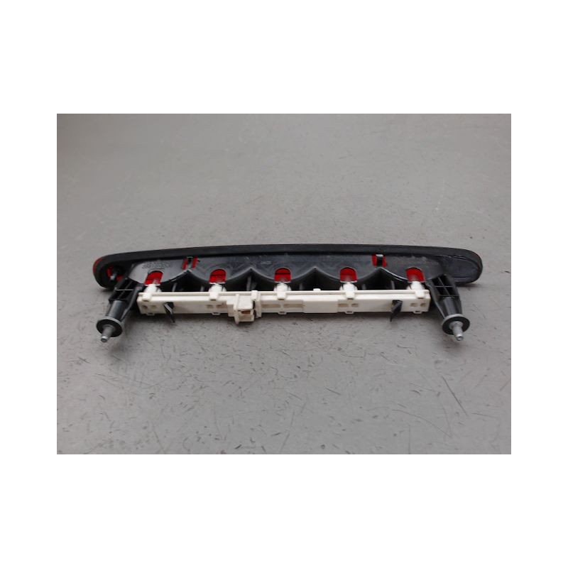 FEUX STOP SUPPLEMENTAIRE SUZUKI SWIFT