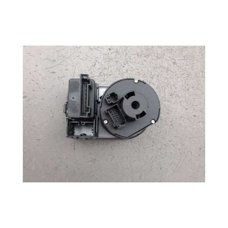 COMMANDE ECLAIRAGE AUDI A1