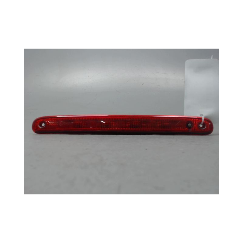 FEUX STOP SUPPLEMENTAIRE TOYOTA AYGO 5P