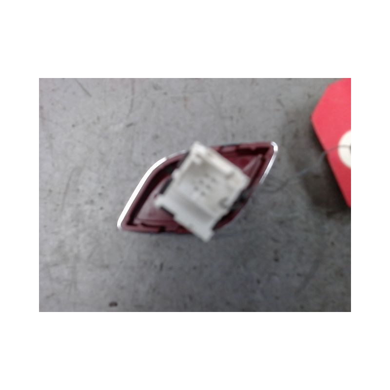 BOUTON DE WARNING CITROEN C3 2 PHASE 1 ESSENCE