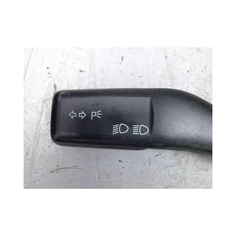 COMMANDE CLIGNOTANT VOLKSWAGEN GOLF 5 1.9 TDI - 8V TURBO