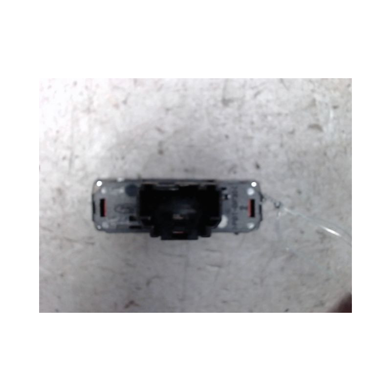 BOUTON DE WARNING FORD GALAXY 2 PHASE 2 2.0 TDCI - 16