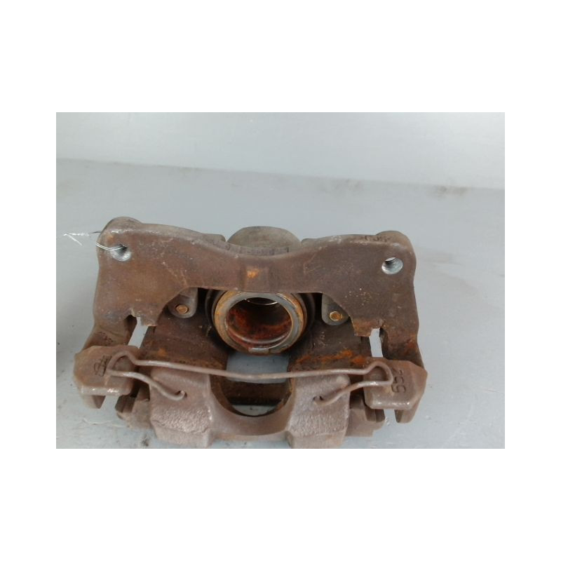 ETRIER DE FREIN AVANT GAUCHE TOYOTA YARIS 3 PHASE 2 1.5I - 16V HYB