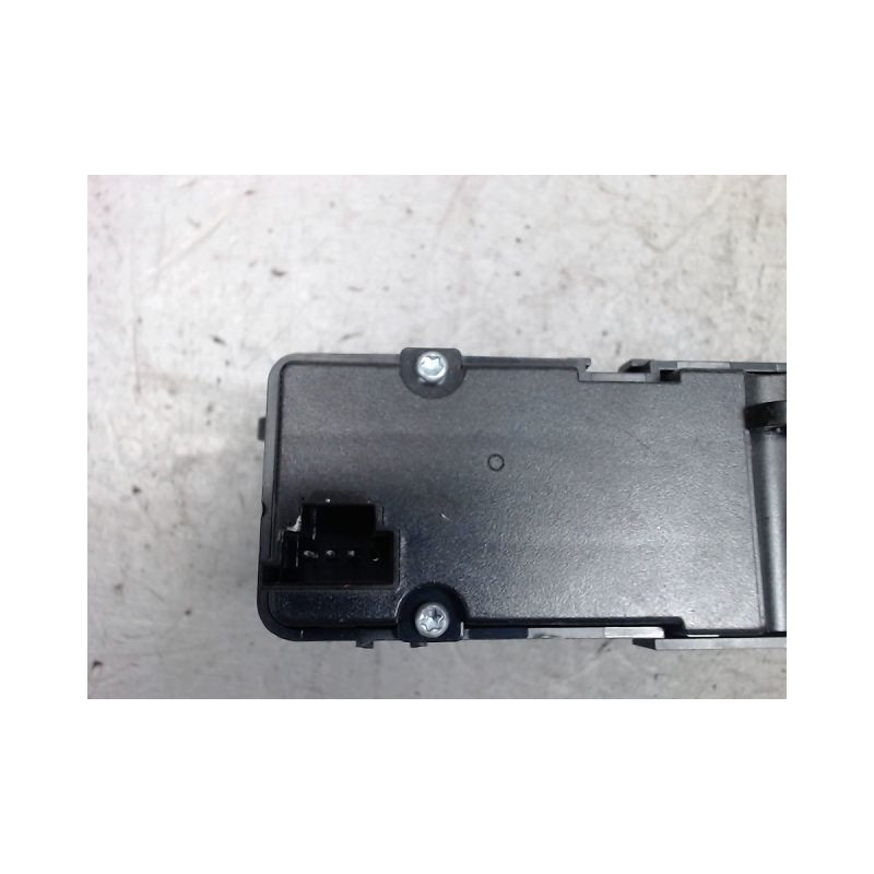 BOUTON DE WARNING MERCEDES CLASSE B 246 PHASE 1 180 1.8 C