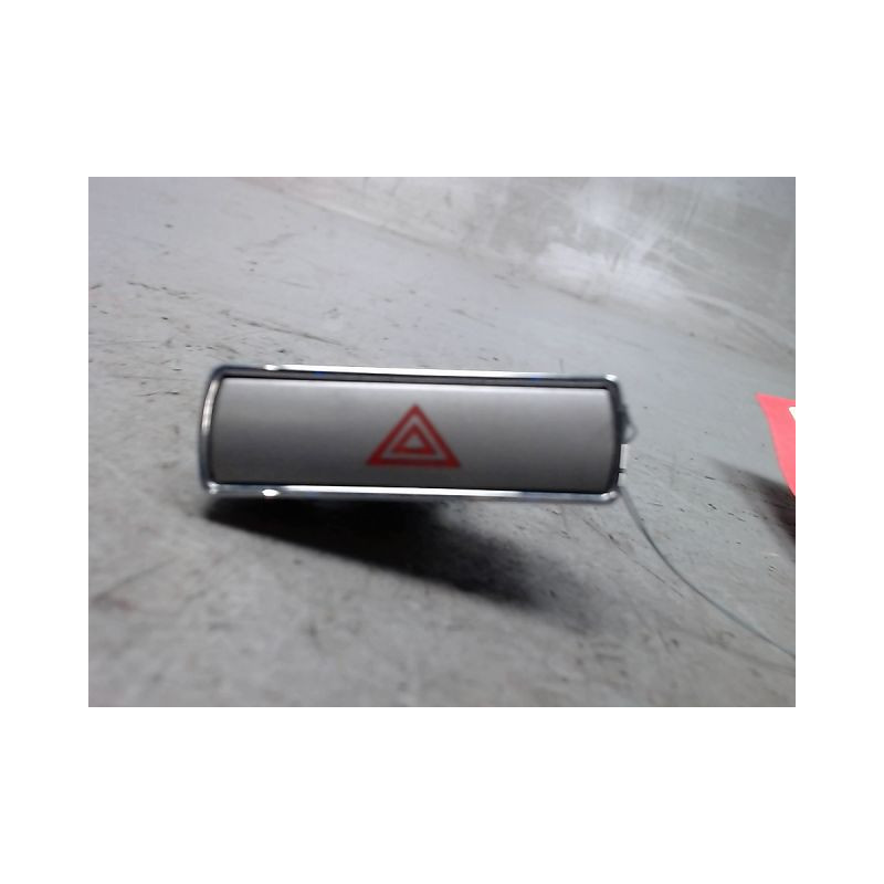 BOUTON DE WARNING FORD MONDEO 3 PHASE 1 BREAK 1.8 TDC