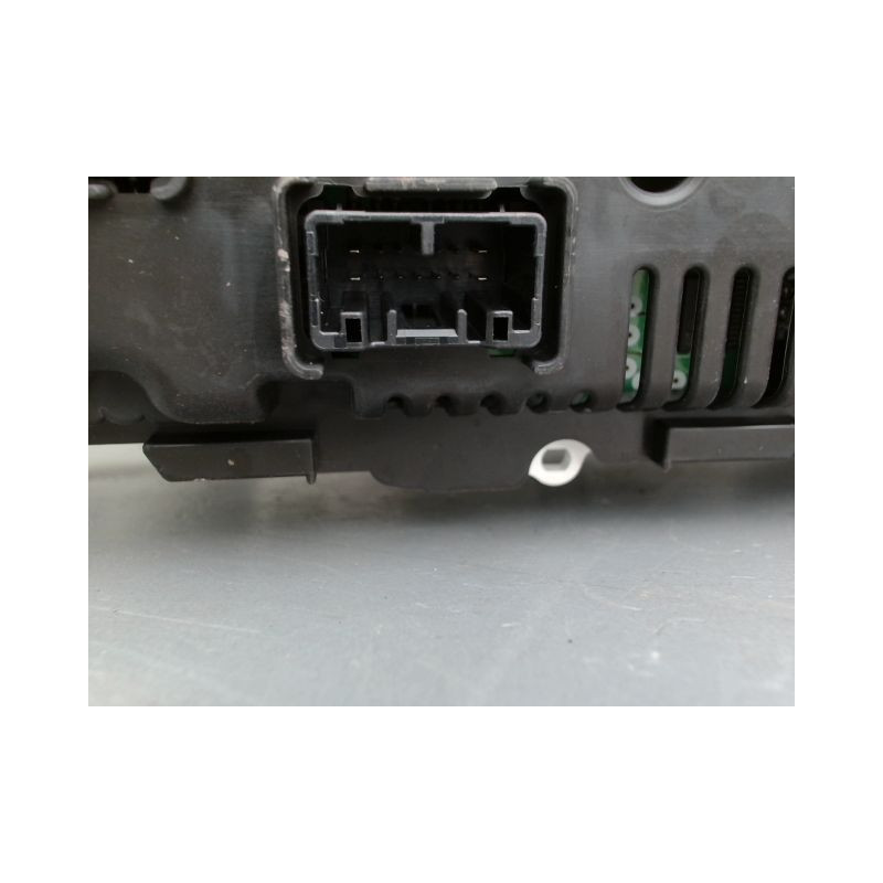 BLOC COMPTEURS TOYOTA YARIS 3 PHASE 2 1.5I - 16V HYB