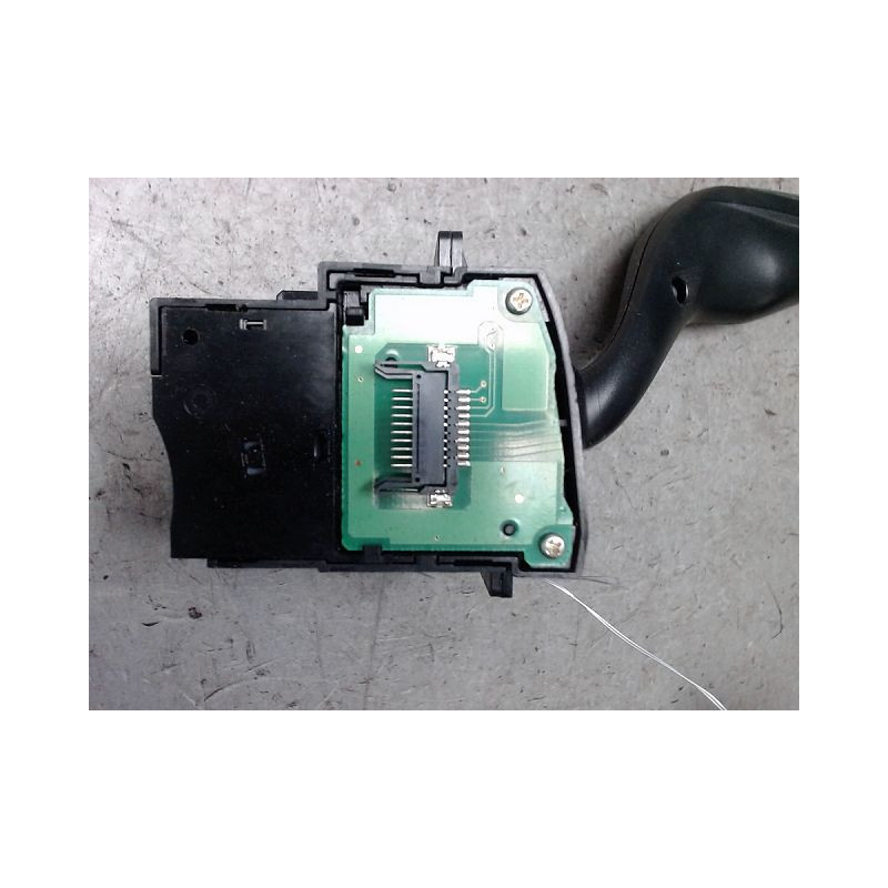 COMMANDE CLIGNOTANT FORD FOCUS 3 PHASE 1 BREAK 1.6 TDCI