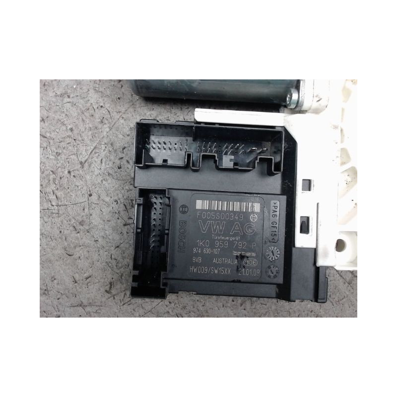 MODULE DE LEVE-GLACE AVD VOLKSWAGEN PASSAT 5 1.9 TDI - 8V TURBO