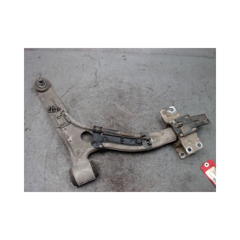 TRIANGLE INFERIEUR AVANT DROIT MERCEDES CLASSE B 246 PHASE 1 180 1.8 C