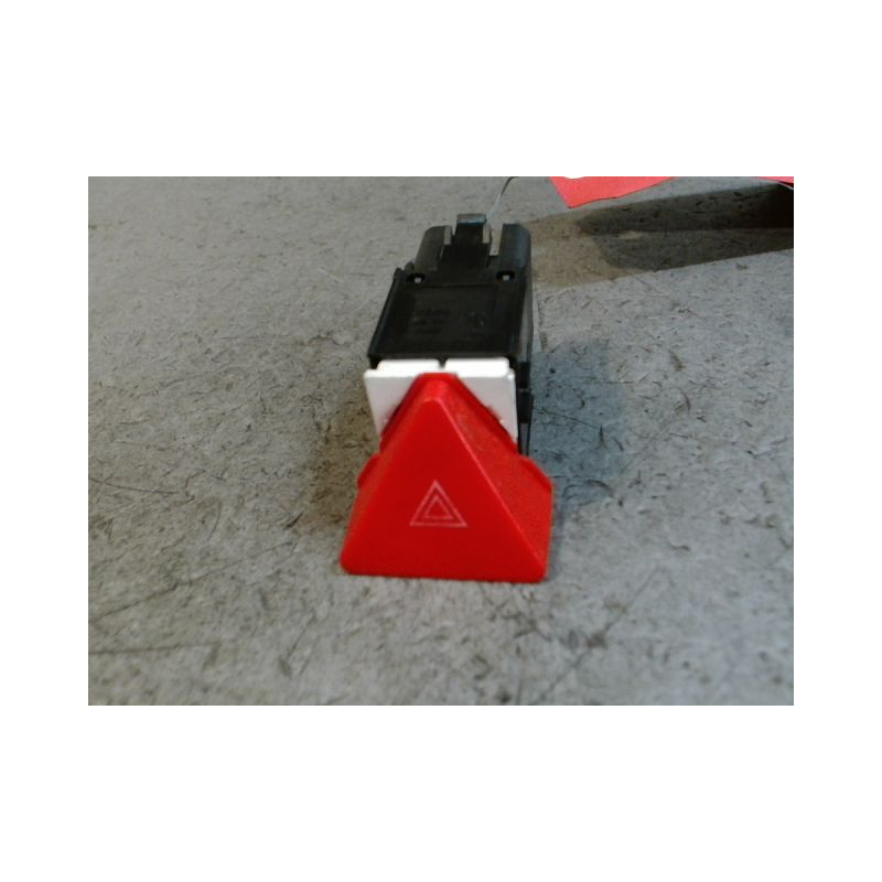 BOUTON DE WARNING VOLKSWAGEN TOURAN 1 PHASE 1 DIESEL
