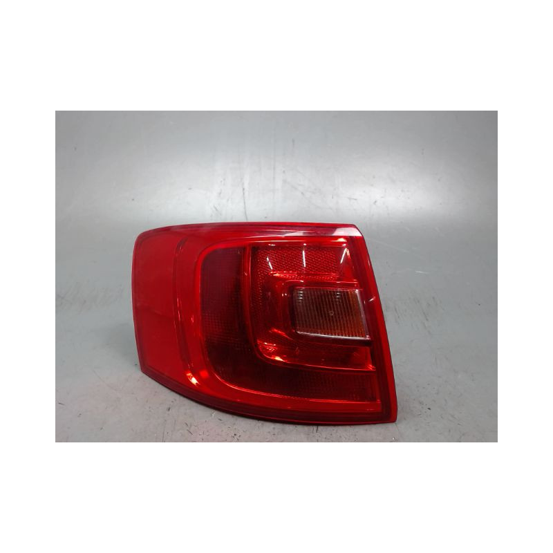 FEU ARRIERE GAUCHE  VOLKSWAGEN JETTA 4