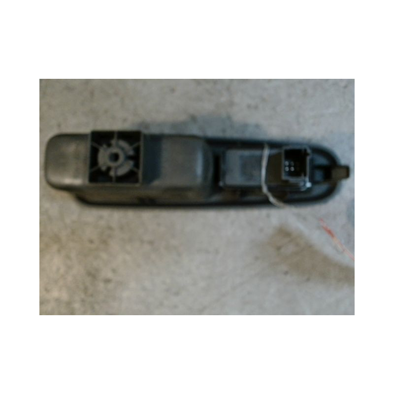 COMMANDE LEVE-GLACE PORTE AVD PEUGEOT 3008 PHASE 1  DIESEL