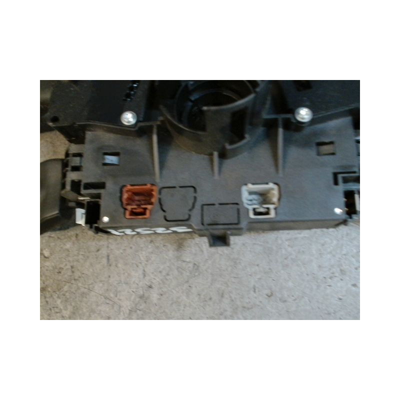 BLOC COMMODOS PEUGEOT 207  ESSENCE