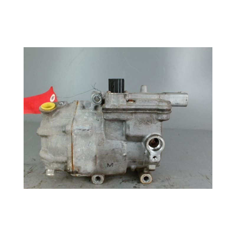 COMPRESSEUR AIR CONDITIONNE TOYOTA YARIS 3 PHASE 2 1.5I - 16V HYB