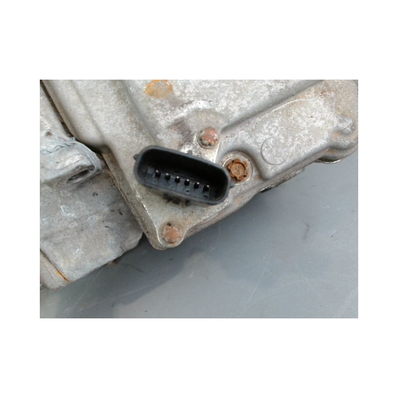 COMPRESSEUR AIR CONDITIONNE TOYOTA YARIS 3 PHASE 2 1.5I - 16V HYB